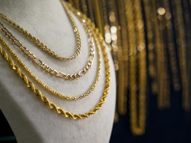 Hırsızlık için kuyumcuya girdi! 801 bin TL'lik kolyeyi bakın nasıl çaldı! 