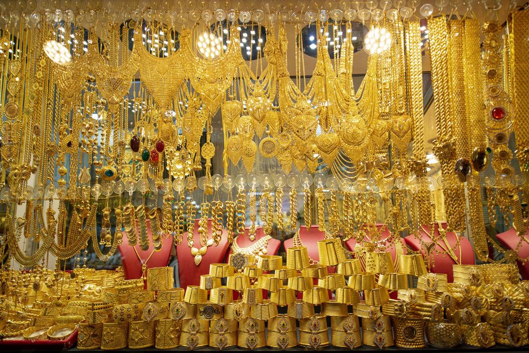 Hırsızlık için kuyumcuya girdi! 801 bin TL lik kolyeyi bakın nasıl çaldı!  2