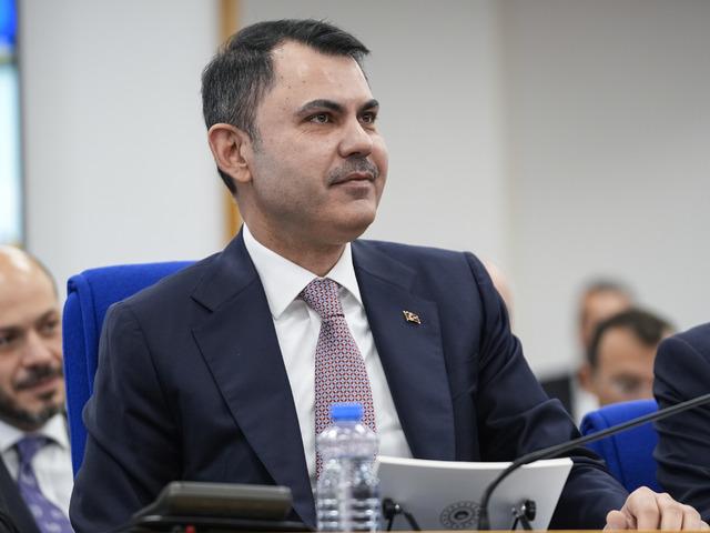 Bakan Kurum: Deprem b&ouml;lgesinde artık son &ccedil;iviler &ccedil;akılıyor, son tuğlalar koyuluyor