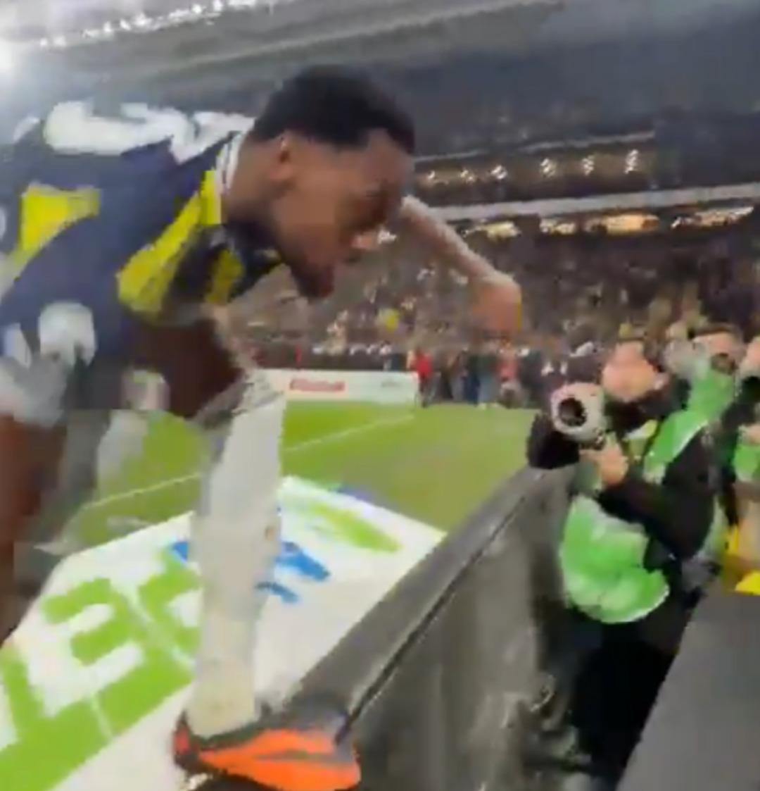 Jhon Duran ın gol sevinci derbiyi karıştırdı! Galatasaray taraftarından büyük tepki 5