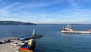Çanakkale Boğazı sisin etkisini yitirmesiyle tekrar trafiğe açıldı