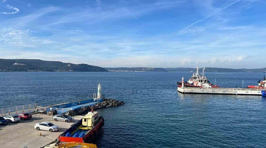 Çanakkale Boğazı sisin etkisini yitirmesiyle tekrar trafiğe açıldı