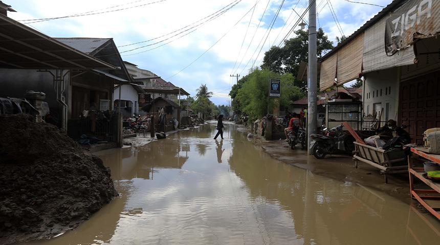 Güney Asya Atlantis'e döndü! "Tarihi kriz" sayısız can aldı: Milyonlarca insanı etkiledi