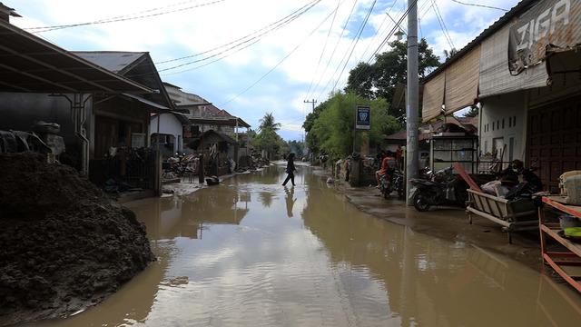 Güney Asya Atlantis'e döndü! Tarihi kriz sayısız can aldı: Milyonlarca insanı etkiledi