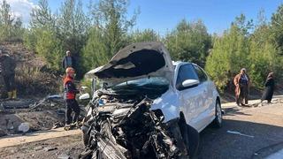 Kilis’te hafif ticari araçla otomobil çarpıştı: 5’i ağır, 6 yaralı