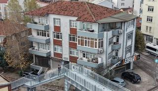 "Evim görünüyor" dedi, üst geçidi yıktırdı! 