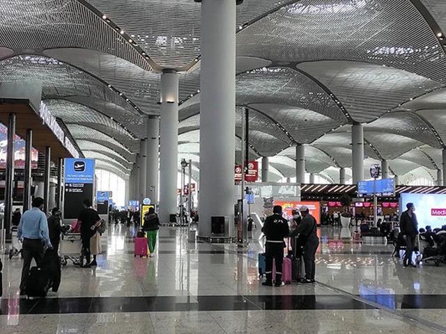 AVM ve havalimanlarında yeni dönem! 2026'da başlıyor: Otomatik şok cihazı geliyor