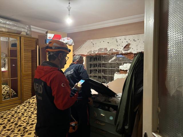 Yer: Kocaeli! Uyanınca yatak odasının yıkıldığını öğrendi