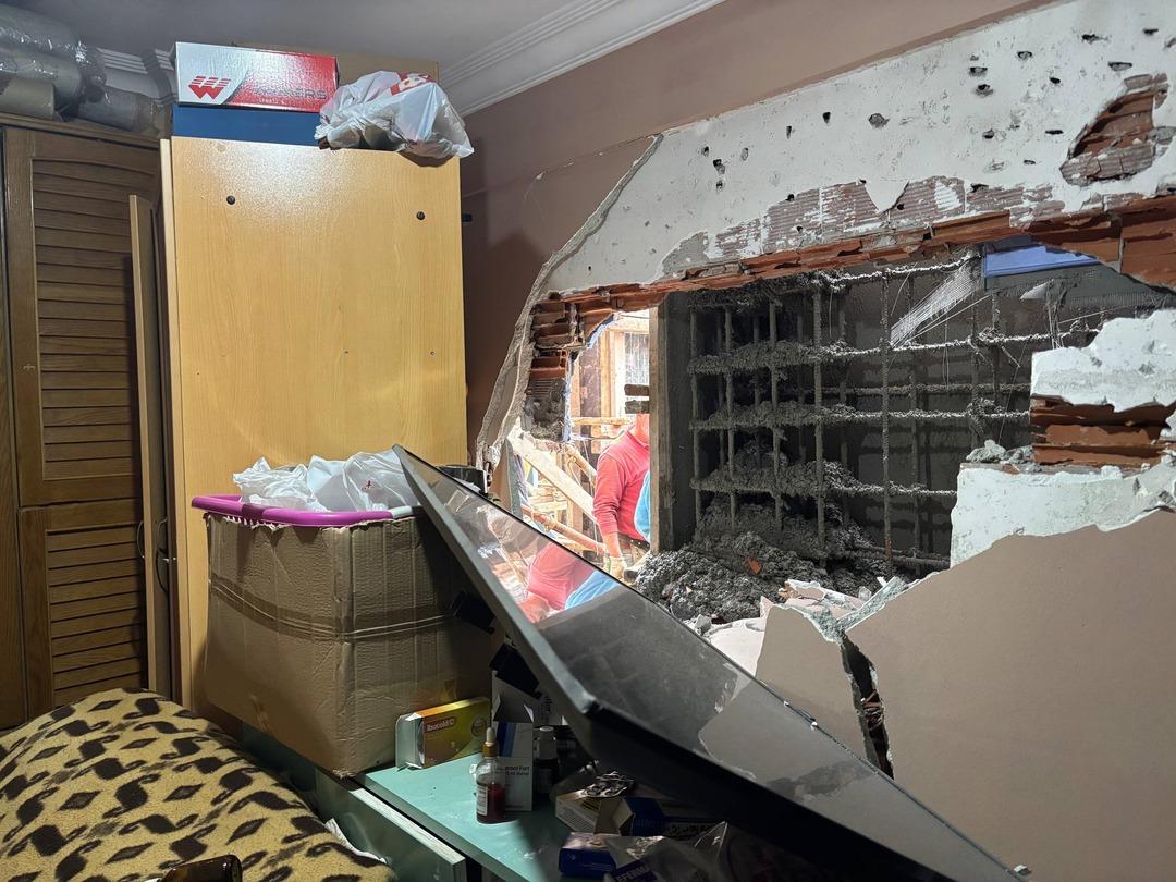 Yer: Kocaeli! Uyanınca yatak odasının yıkıldığını öğrendi 1