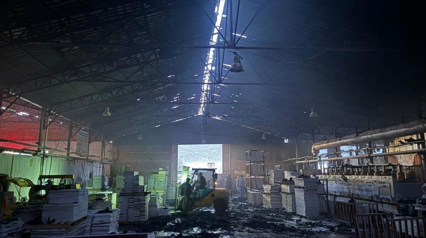 Burdur'da mermer fabrikasında korkutan yangın