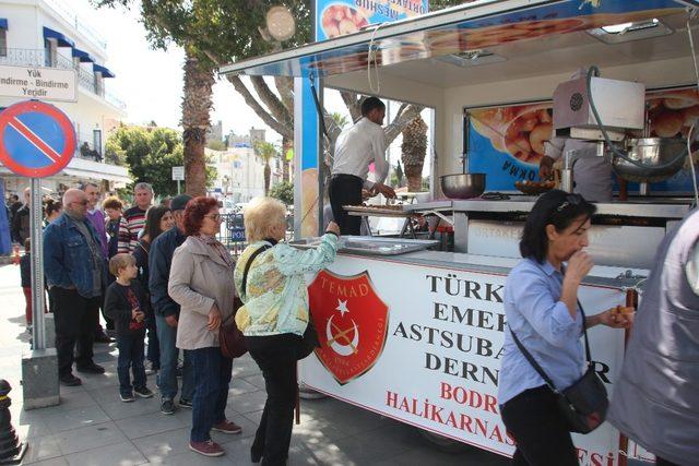 Çanakkale şehitleri anısına lokma döktürdüler