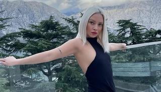 Konserlerini peş peşe ertelemişti! Ece Se&ccedil;kin geri d&ouml;nd&uuml; 