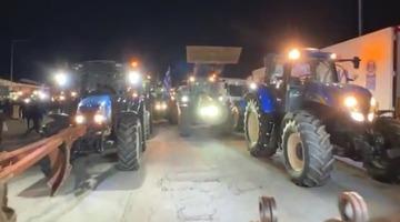 İpsala'da hareketli saatler! Çiftçiler sınırı kapattı: Geçişler tamamen durdu