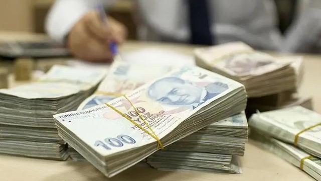 Komisyonda kabul edildi! Kamudaki üst düzey memurlara 30 bin lira seyyanen zam