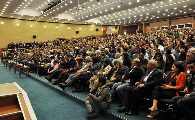 İlber Ortaylı'ya Mersin'de büyük ilgi