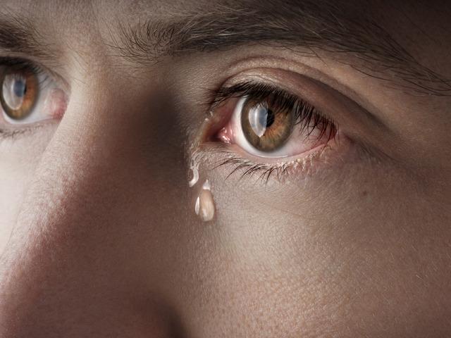 Uzayda ağlasak g&ouml;zyaşı akar mı?