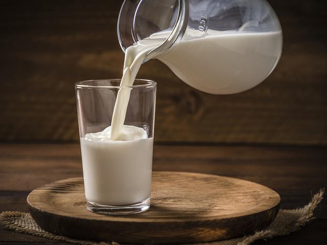 Temizlik maddeleri tespit edildi! Yüzlerce süt toplatıldı! 