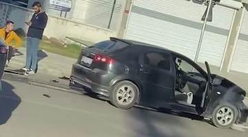 Diyarbakır’da otomobiller çarpıştı: 2 yaralı