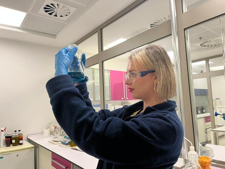 Yıllar önce kanseri yendiği hastanede mühendis oldu G3