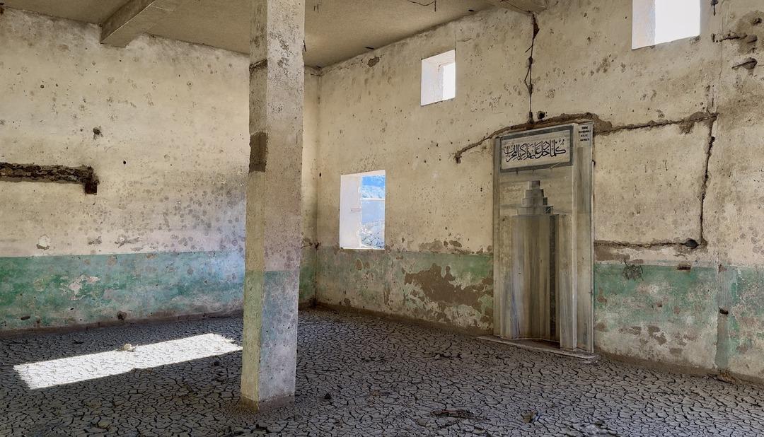 Kıbrıs a içme suyu sağlayan barajda ilginç görüntü: Su altındaki köy ortaya çıktı! 11