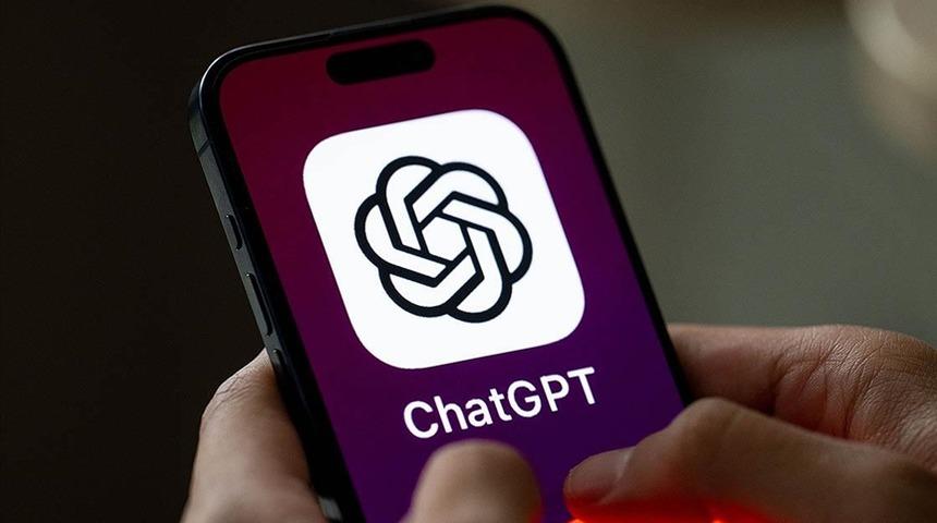 OpenAI'da ChatGPT alarmı: Sam Altman "kırmızı kod" ilan etti