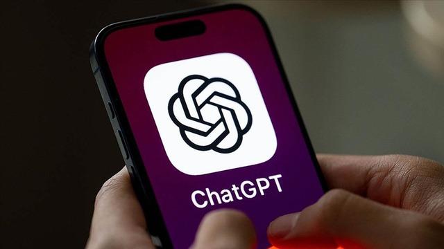 OpenAI'da ChatGPT alarmı: Sam Altman kırmızı kod ilan etti