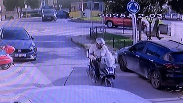 Üsküdar’da börekçiye dalan İETT otobüsünün o anları kamerada