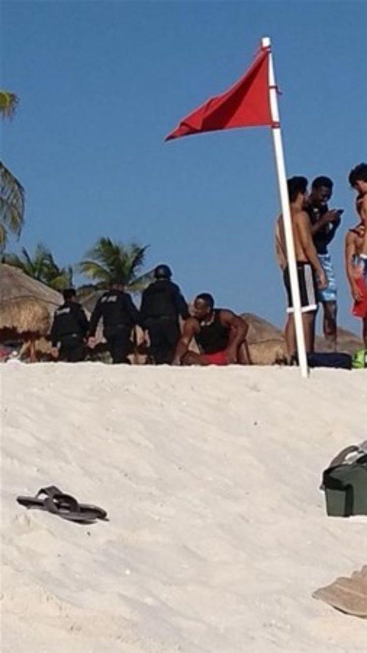 Üstsüz turistler polisleri yaktı  G5