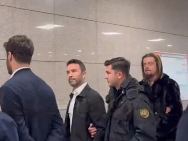 Gökhan Gönül ve Aref'ten gözaltında ilk kare!