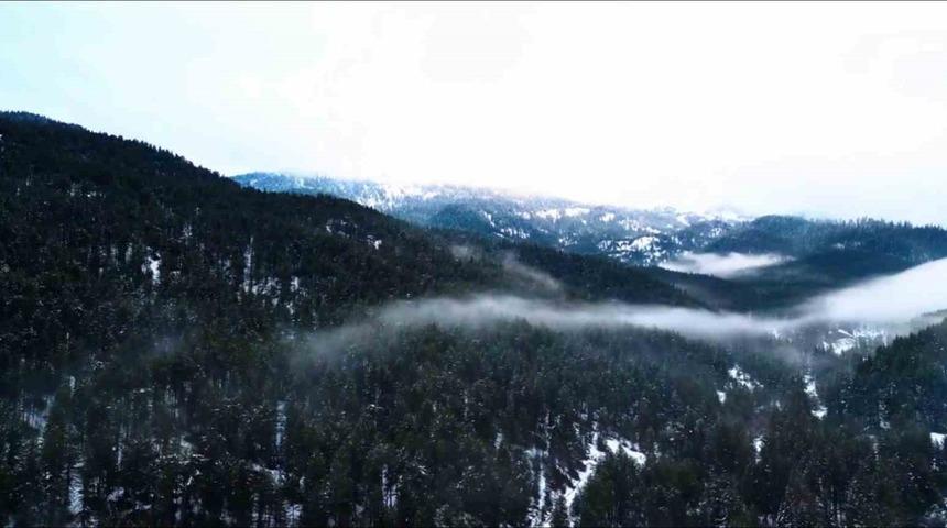 Beyaza b&uuml;r&uuml;nen Ilgaz Dağı havadan g&ouml;r&uuml;nt&uuml;lendi