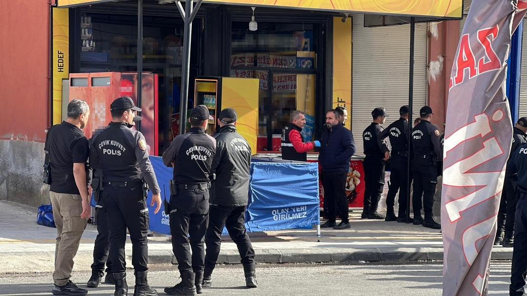 Mersin de güpegündüz vahşet! 3 kişiyi katledip direnmeye çalıştı 1