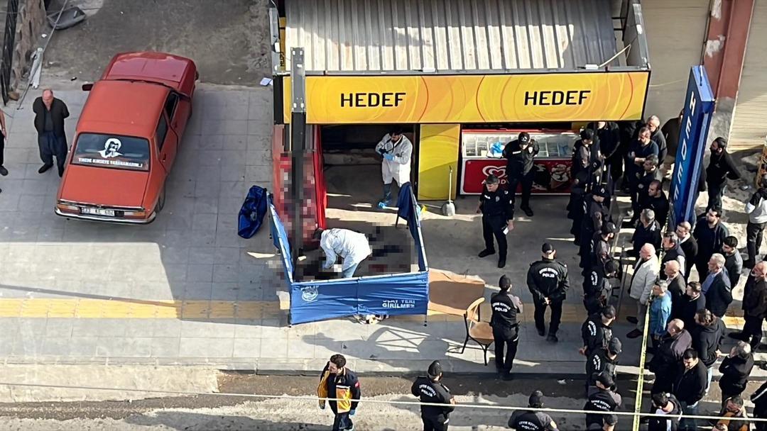 Mersin de güpegündüz vahşet! 3 kişiyi katledip direnmeye çalıştı 3