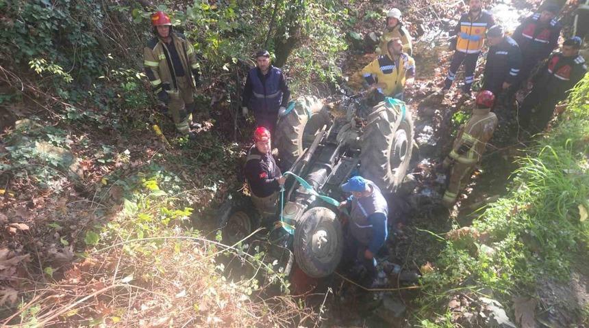 Trakt&ouml;r altında can pazarı