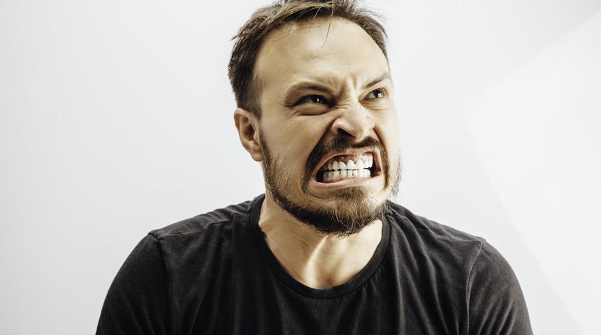 Bıçağın tabağa sürtme sesi veya diş gıcırdatma sesi gibi sesler insanları neden rahatsız eder?