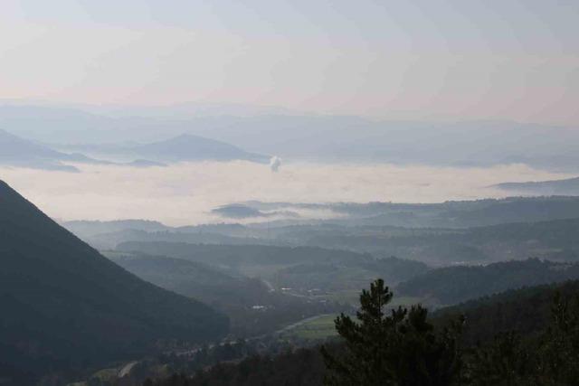 Tarihi ilçe sis tabakası altında kaldı 1