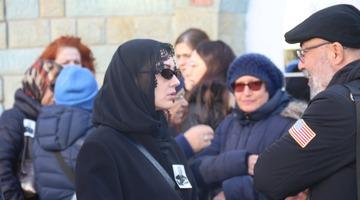 Burcu Özberk'in acı günü! Dedesini gözyaşlarıyla son yolcuğuna uğurladı 