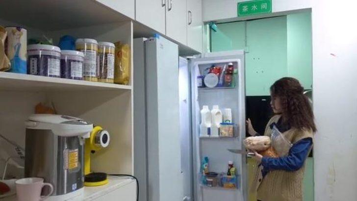 Sosyal medya fenomeni ofiste tavuk döner pişirdi!  G5