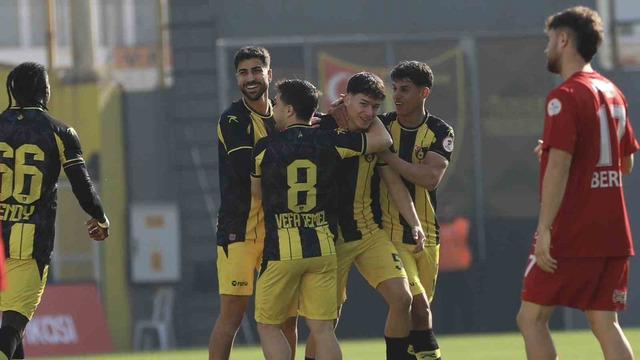 Ziraat Türkiye Kupası'nda İstanbulspor Sarıyer'i farklı geçerek gruplara kaldı!