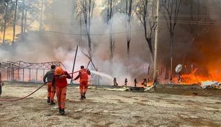 Fethiye'de onlarca karavan ve bungalov küle döndü