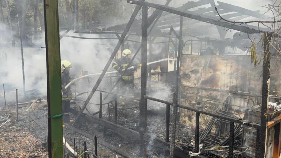 Fethiye de alevler onlarca karavan ve bungalov evi küle çevirdi 1