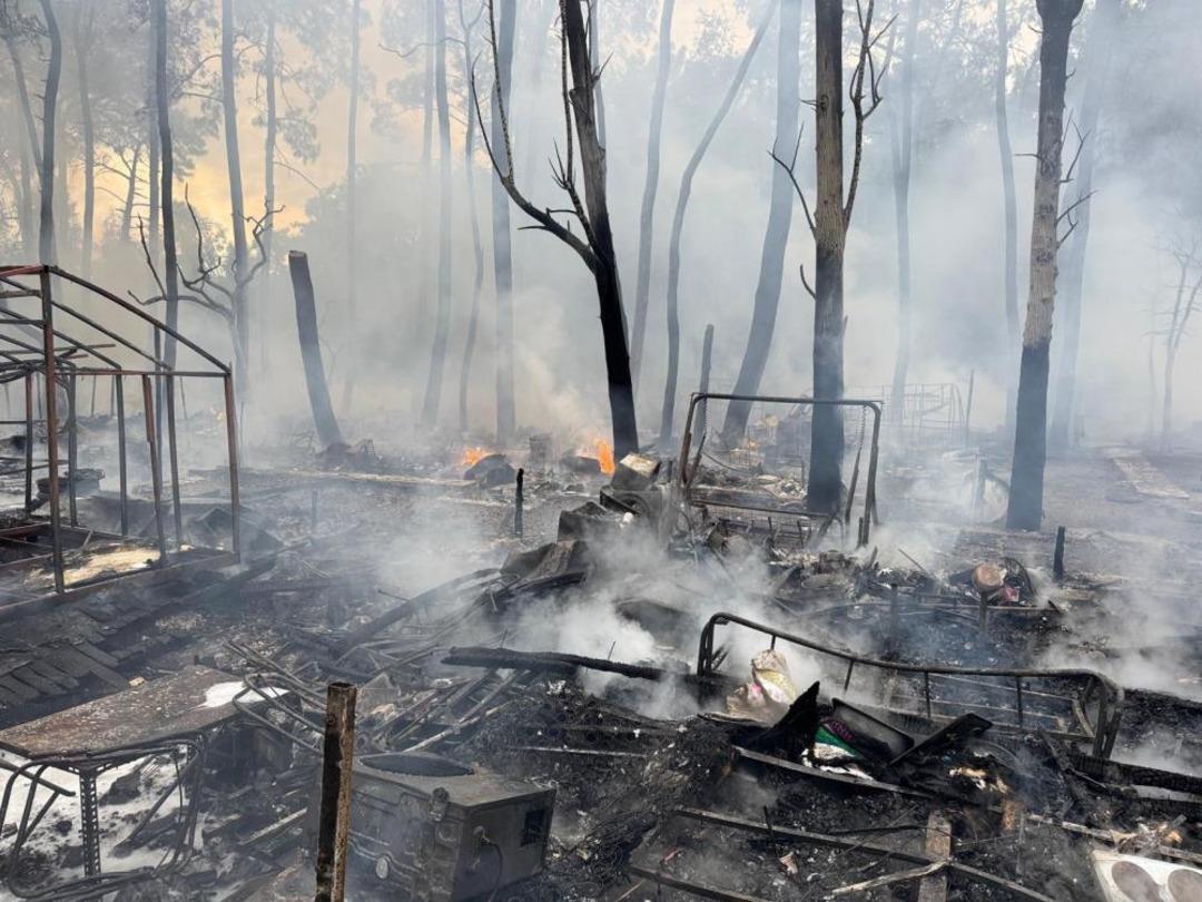 Fethiye de alevler onlarca karavan ve bungalov evi küle çevirdi 3