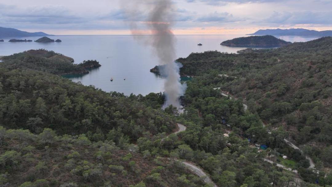 Fethiye de alevler onlarca karavan ve bungalov evi küle çevirdi 5
