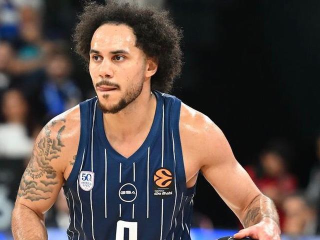 Anadolu Efes'te kaptan Shane Larkin, ameliyat edildi