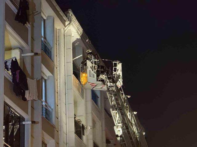 Esenyurt’ta 5 katlı binada yangın paniği: Bina tahliye edildi 1