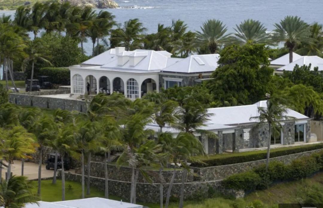 Epstein in  istismar  adası ilk kez görüntülendi!  1