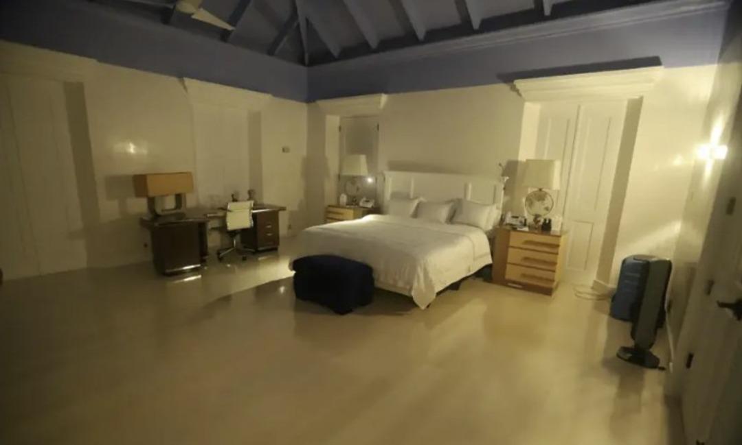 Epstein in  istismar  adası ilk kez görüntülendi!  2