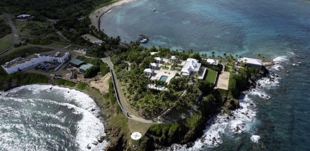 Epstein in  istismar  adası ilk kez görüntülendi!  7