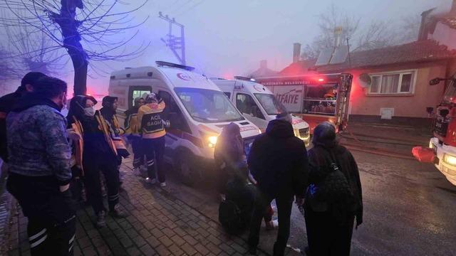 Kütahya’da ahşap evde çıkan yangında 85 yaşındaki kadın hayatını kaybetti 3