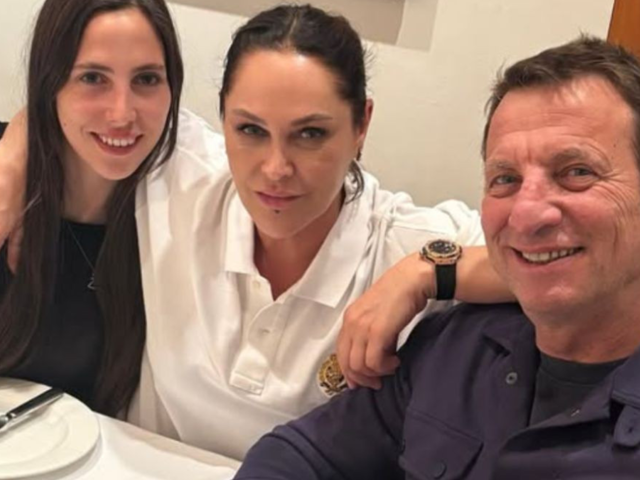 Evlilik iddiası sonrası sevgillisi merak edildi!