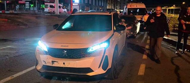 Şehir hastanesi kavşağında zincirleme kaza 3